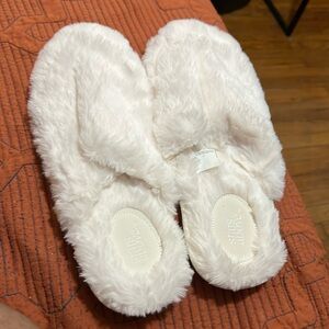 Women slippers